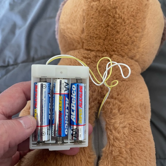 B&B Toymaker light up singing dog stuffed animal plush toy - Picture 4 of 5